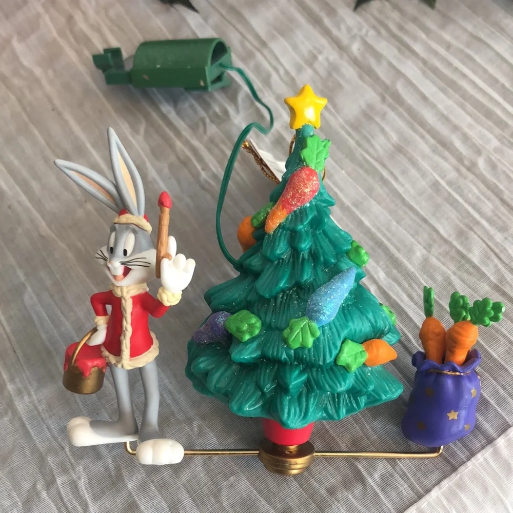 LOONEY TUNES BUGS BUNNY as Santa Claus w/ Christmas tree solar ornament in box